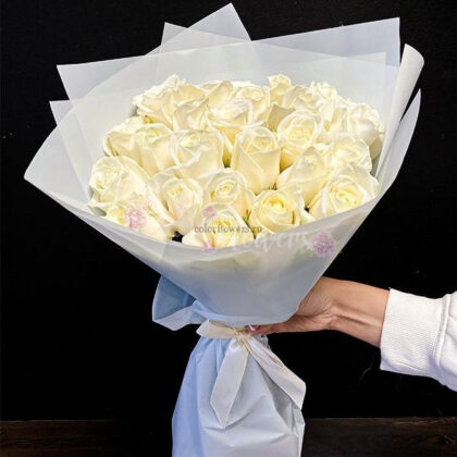 букет из 25 белых роз