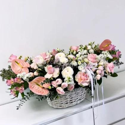 Цветы в корзину "Поляна цветов" фото