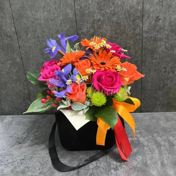 Цветы в корзине “Цветочный микс” фото
